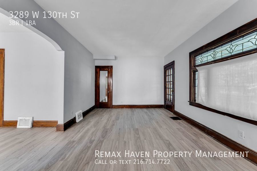 Foto principal - 3289 W 130th (Down), Cleveland - 3 bed 1 b...