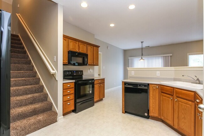 Building Photo - 8201 Briarhill Lane