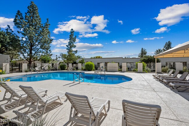 Foto del edificio - 5972 N 83rd St