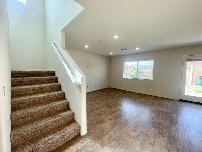 Building Photo - COMING SOON Two Story 3 Bedrooms 3 Bathroo...