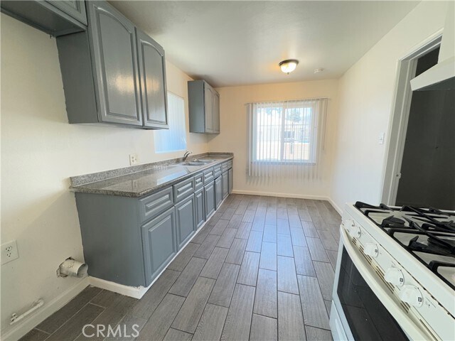 Foto del edificio - 1472 Sepulveda Ave