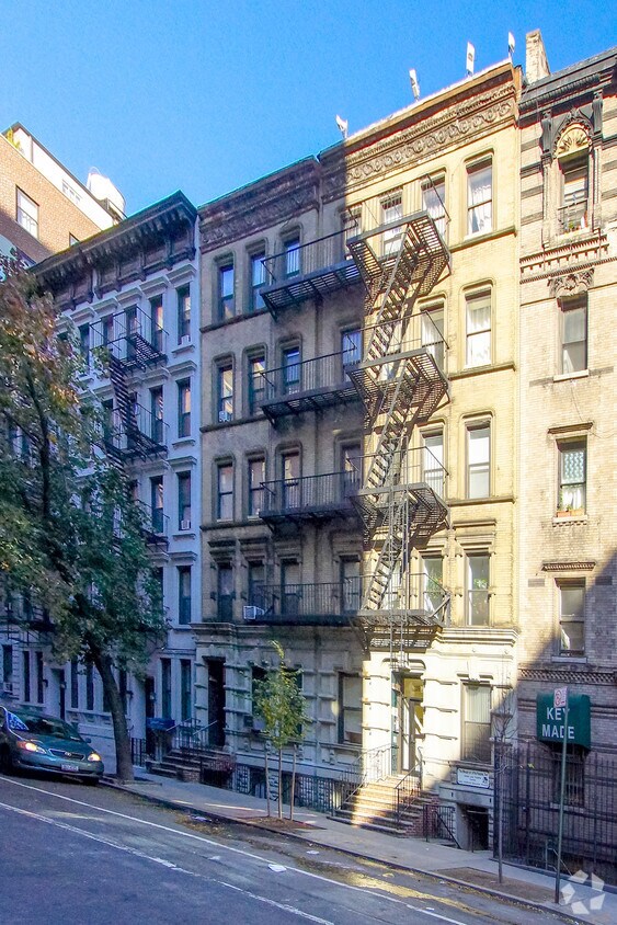Foto principal - 129 E 90th St