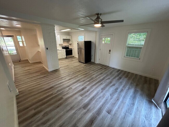 Foto del edificio - Cute 3 Bed, 1 Bath Home in Sunset Hill!