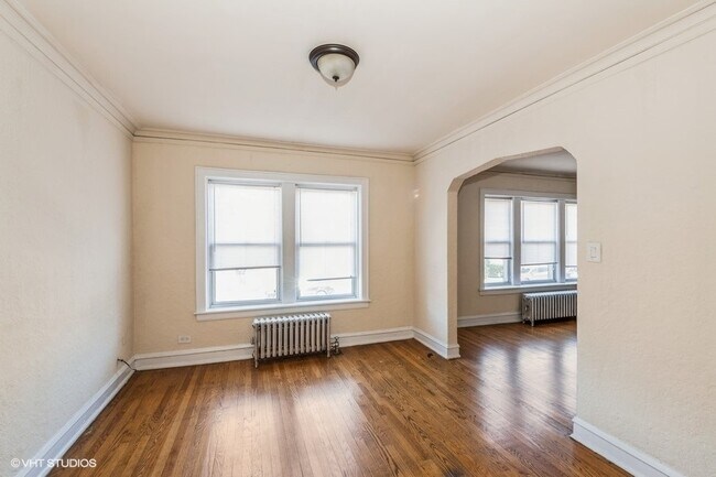 Foto del edificio - 5427 W Montrose Ave
