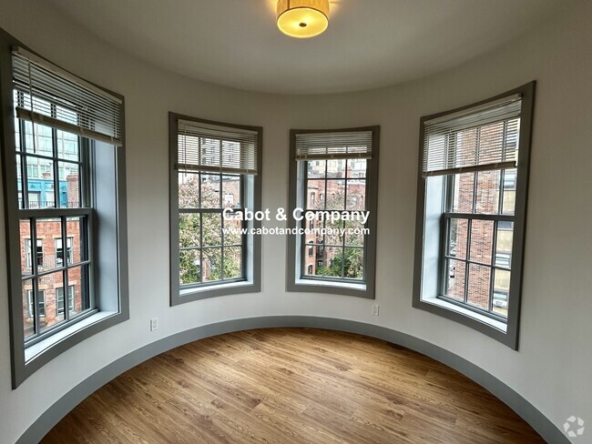 Building Photo - 88 Saint Botolph St