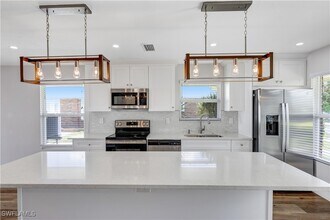 Building Photo - 2848 Arbutus St