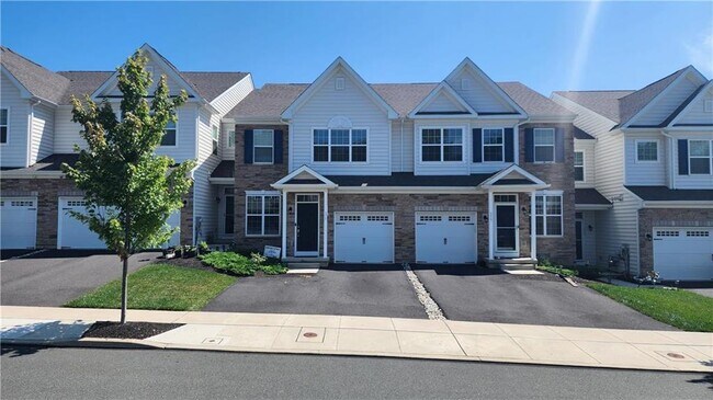 Foto del edificio - 375 Redclover Ln