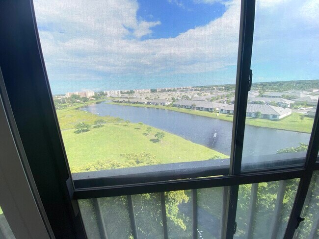 Foto del edificio - 14426 Amberly Ln