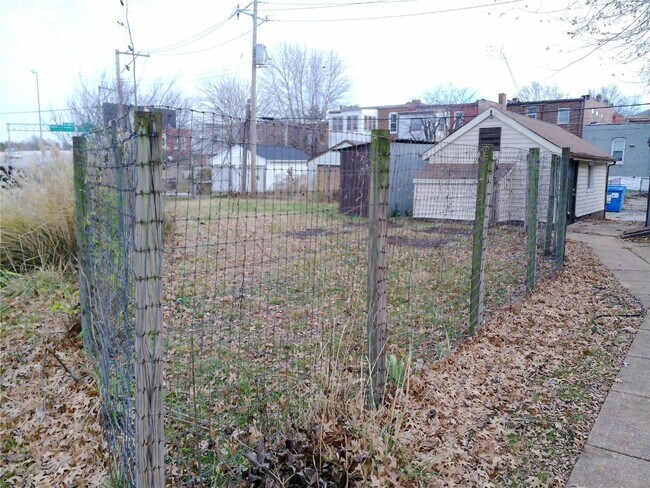 Foto del edificio - 6118 Vermont Ave