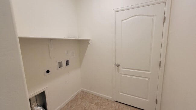 Foto del edificio - Modern Townhome with Views Near Mesa Mall