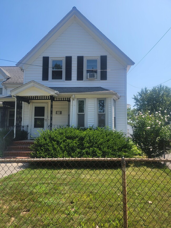 Building Photo - 238 Lenox St