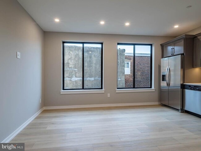 Building Photo - 769 S 10th St