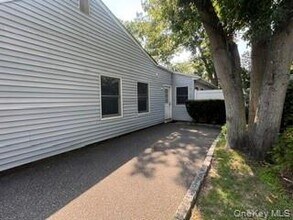 Building Photo - 107 Ballad Cir