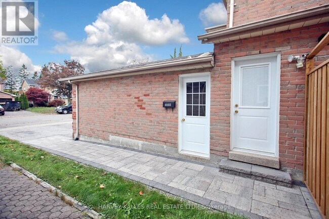 Photo du bâtiment - 295 Brimson Dr