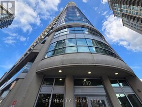 Building Photo - 242-1242 Rideau St