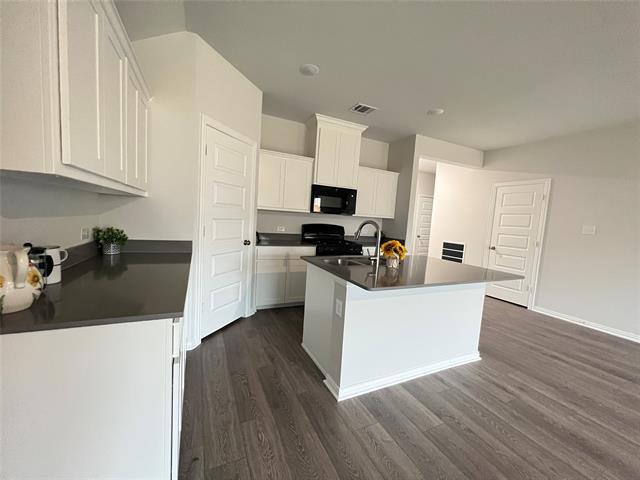 Foto del edificio - 553 Meadow Run Dr