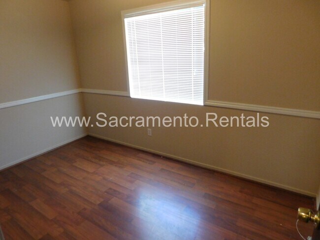 Foto del edificio - Nice 3bd/2ba North Sacramento Home with 2 Car Garage