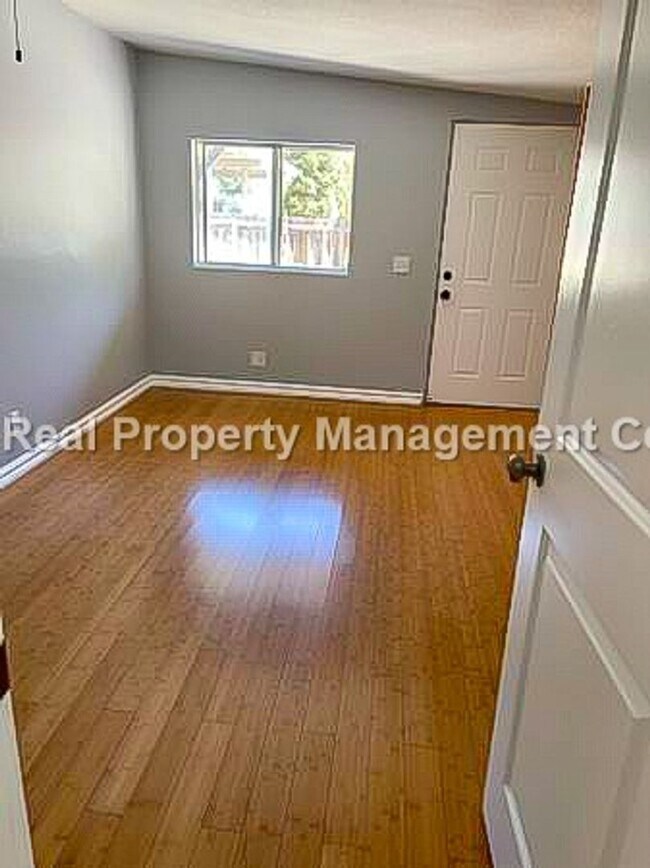 Foto del edificio - 17003 Chestnut Ave