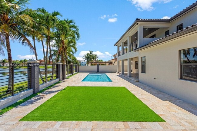 Foto del edificio - 8946 NW 176th Ln