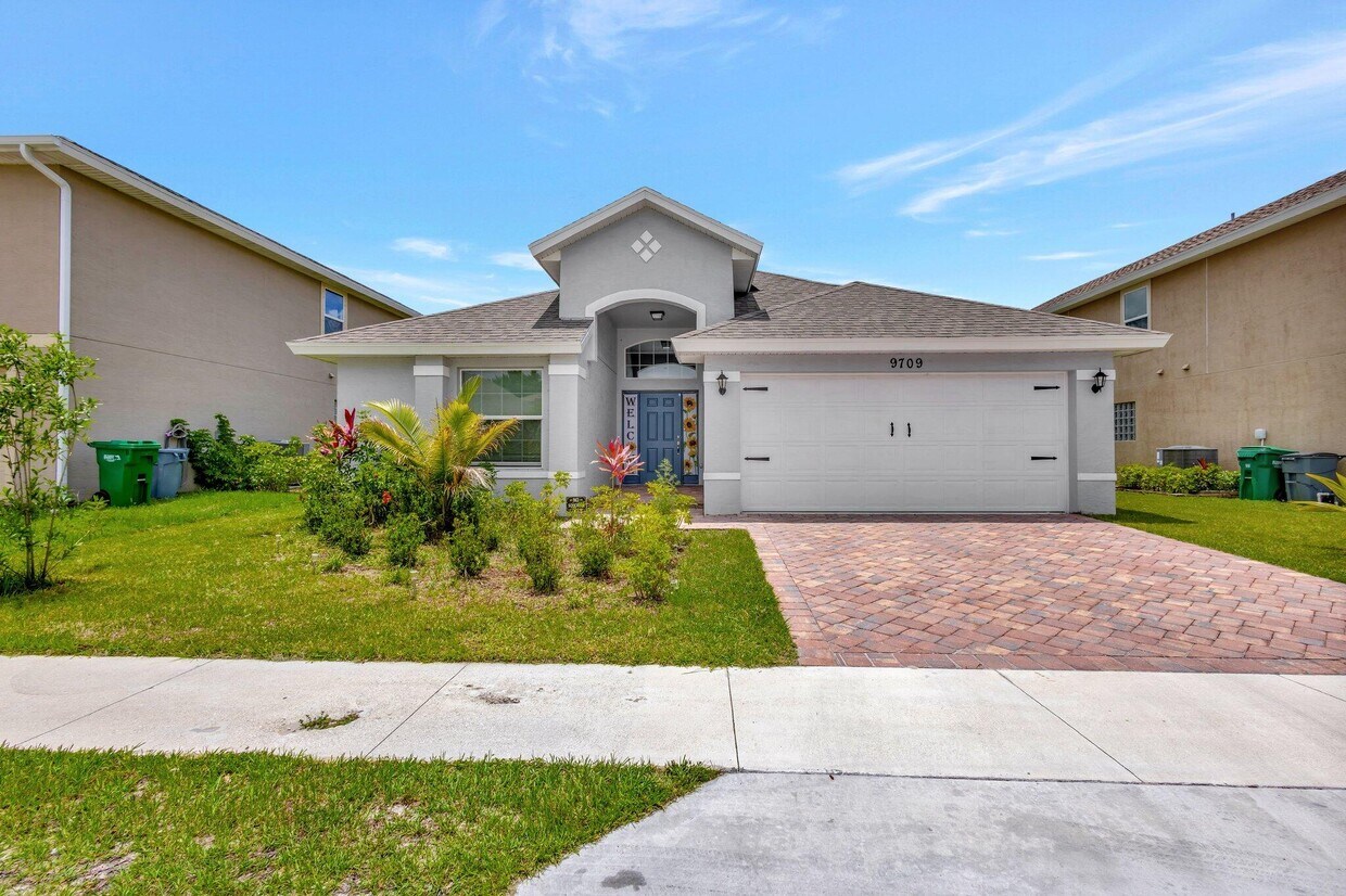 Primary Photo - 9709 Starboard Dr