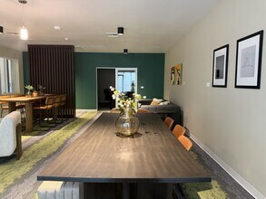 Interior Photo - ShareWESTSIDE