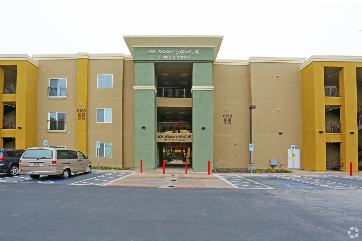 Foto del edificio - Dr. Luther Mack, Jr. Senior Apartments