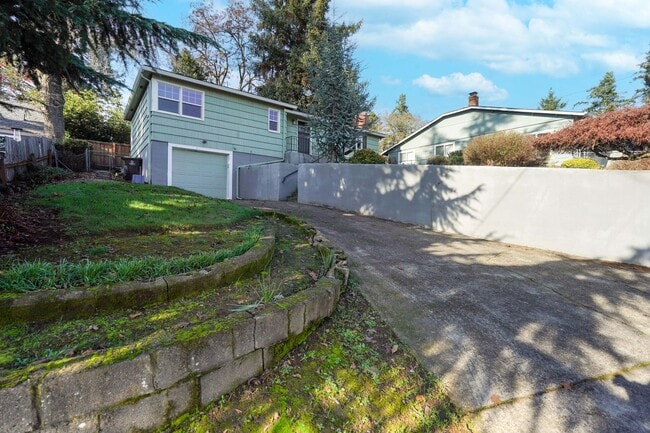 Building Photo - Cute 2 bed, 1 bath house in West Salem