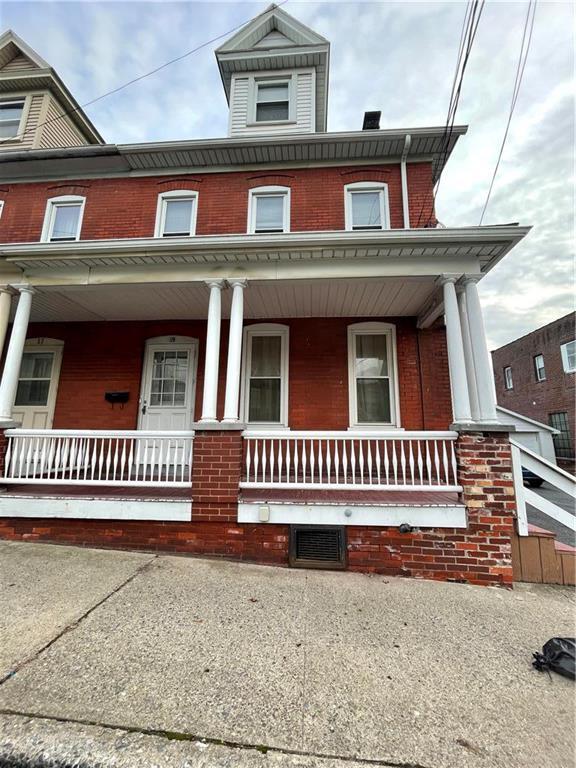 19 Mauch Chunk St, Nazareth, PA 18064 Room for Rent in Nazareth, PA