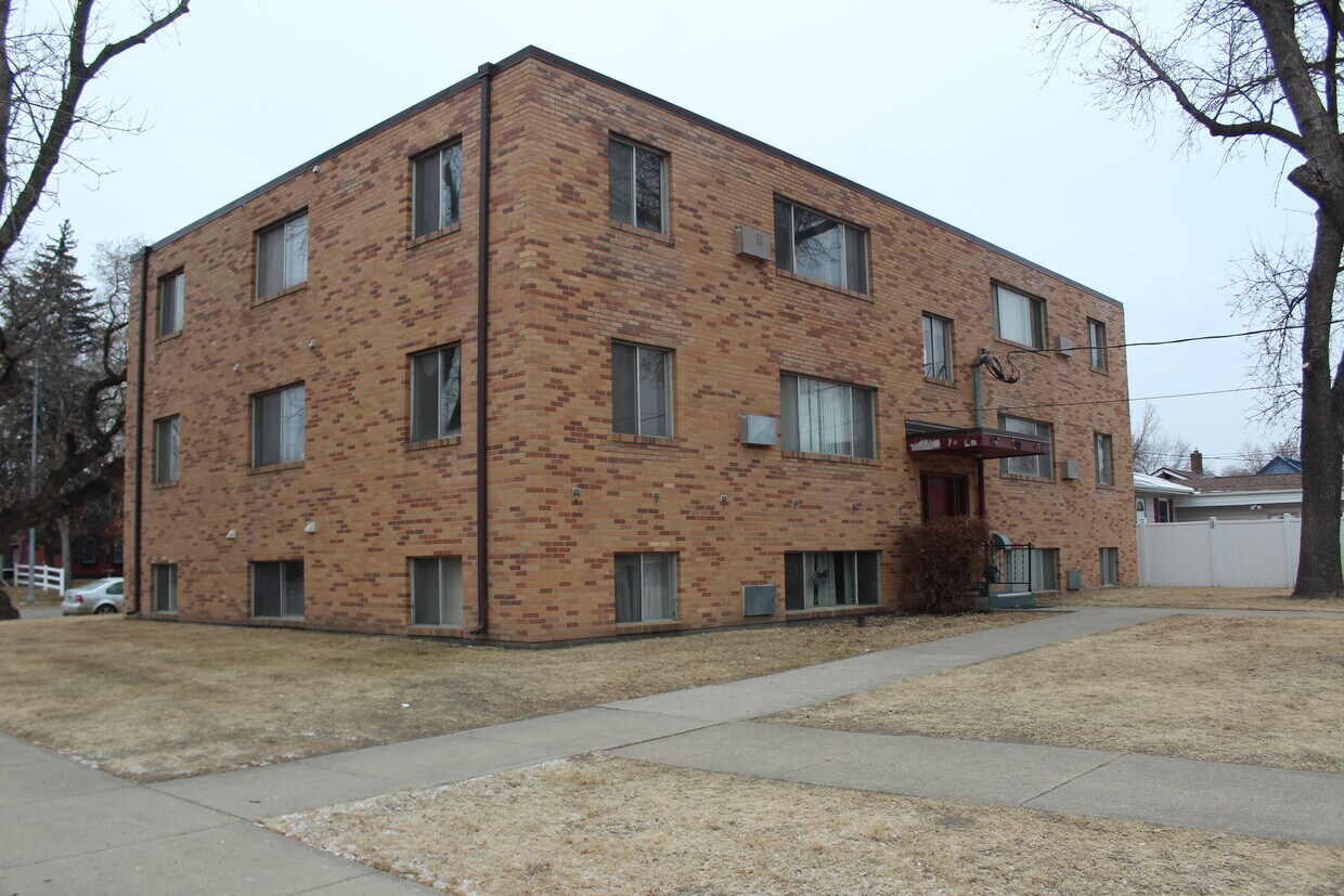 819 2nd Ave SW Unit 11, Jamestown, ND 58401 819 2nd Ave SW Jamestown