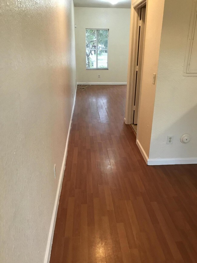 Building Photo - 104 S Santa Catalina Circle