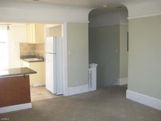 Building Photo - 3 br, 1 bath Condo - 2214 Ashby Avenue