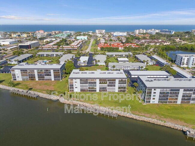 Foto del edificio - 3799 S Banana River Blvd