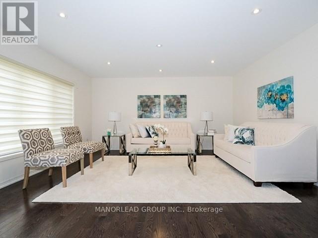 Building Photo - 17 Raithby Cres