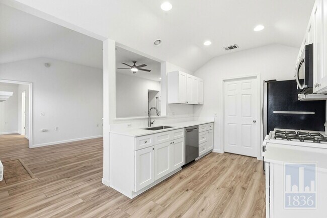 Foto del edificio - 606 Colonial Park Blvd