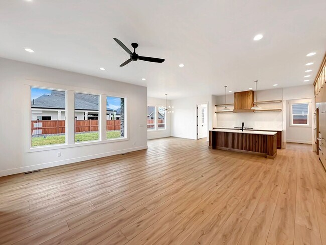 Foto del edificio - Pet-Friendly Luxury: New 4BD Construction with 2 Dedicated Offices in Eagle’s Centerra Community