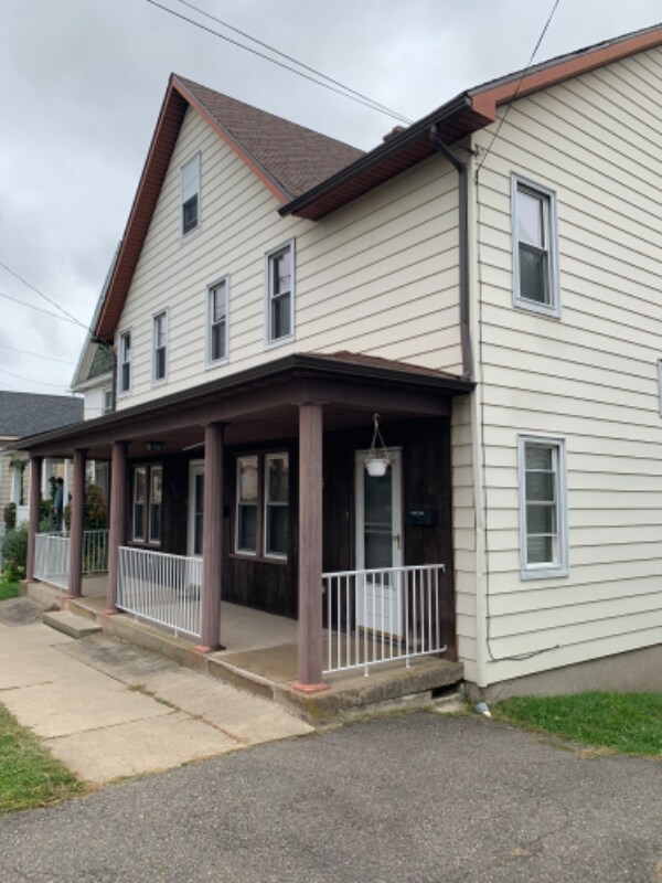 Primary Photo - 966 Ridge Ave