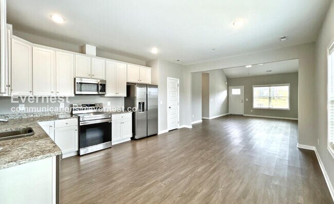 Building Photo - Limited Time Special Offer/ 4 Bed/2 Bath H...