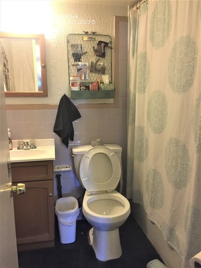 Building Photo - 1 Bedroom/ 1 Bath Available in Greenfield!!