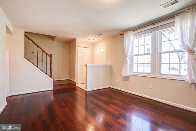 Building Photo - 6324 Lightburn Ct