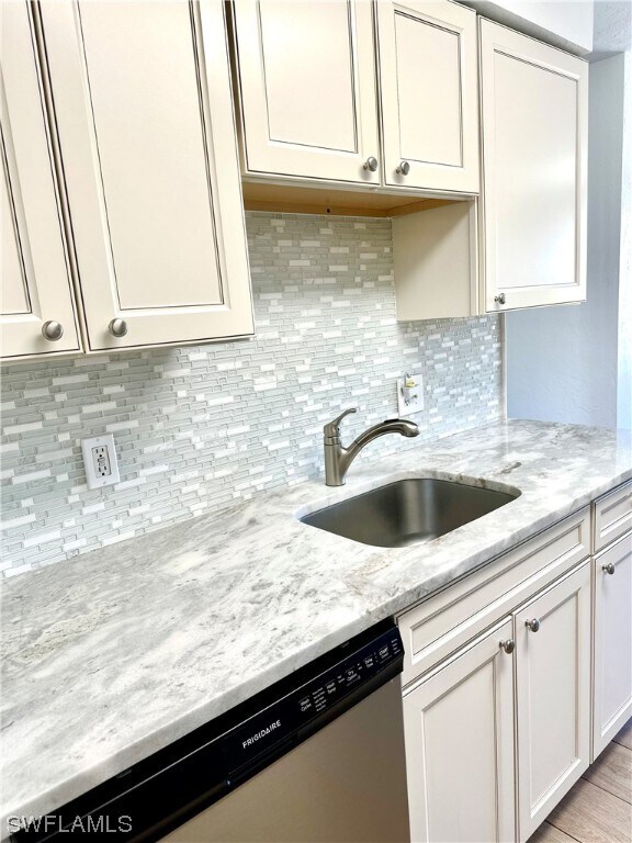 Foto del edificio - 13137 Burningtree Ave