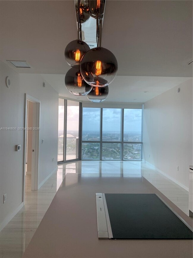 Foto del edificio - 851 NE 1st Ave