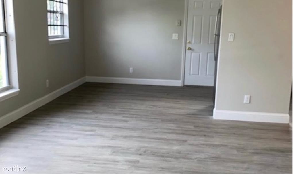 Building Photo - 2 br, 1 bath House - 4442 Bessie Circle West