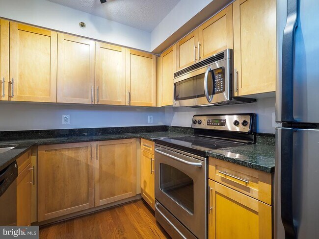 Building Photo - 7500 Woodmont Ave