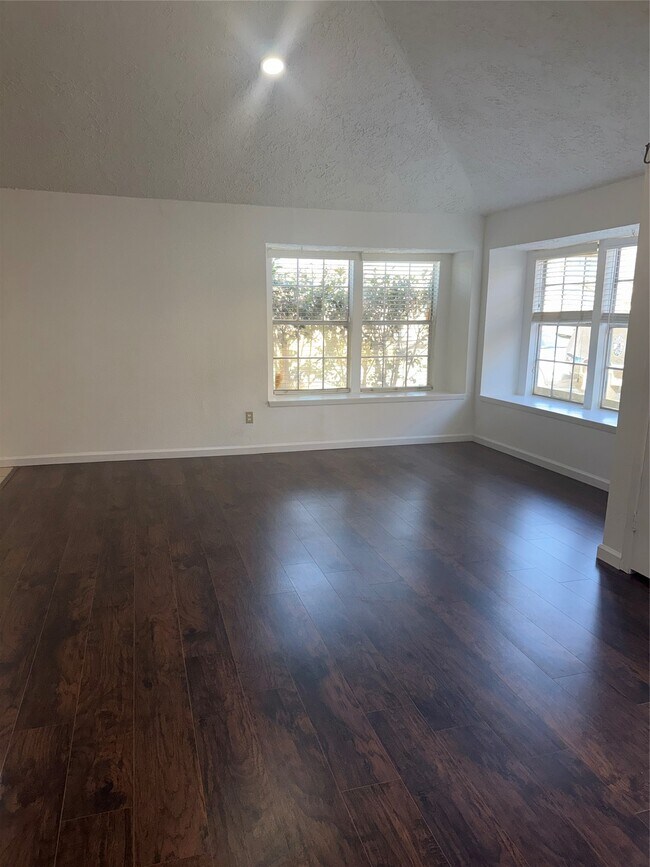 Building Photo - 11008 Misty Summit Dr