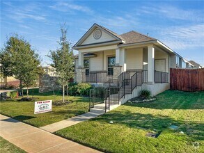 Building Photo - 308 S Brook Dr