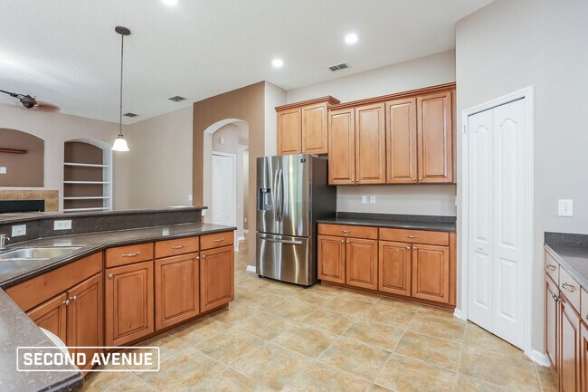 Building Photo - 948 Bonaparte Landing Ct