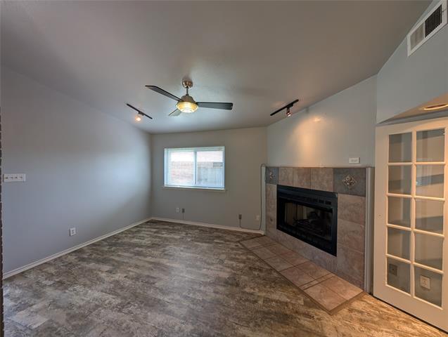 Foto del edificio - 2703 Runningbrook Ln