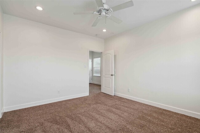 Foto del edificio - 5402 Jonathan Ln