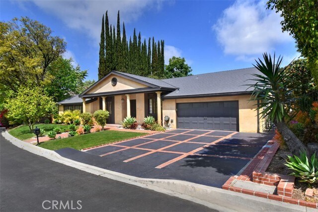 Building Photo - 3358 Red Rose Dr