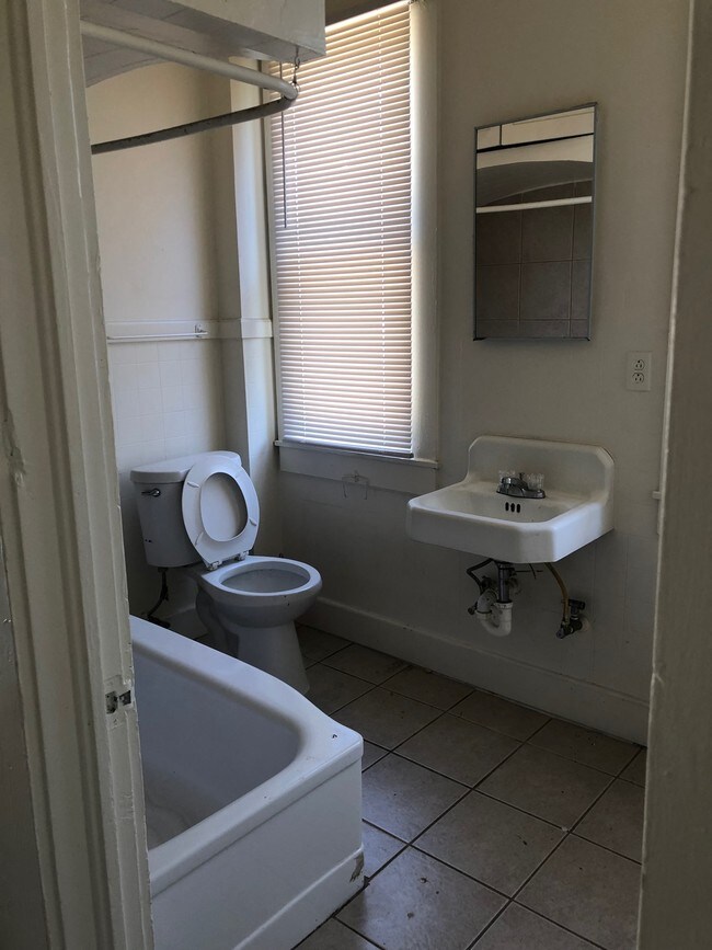Foto del edificio - 329 North Glenn Avenue, Unit 335 #101